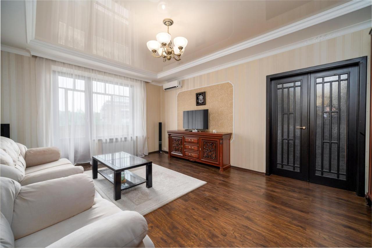 Lux Apartment Gorkiy Park Charkov Buitenkant foto